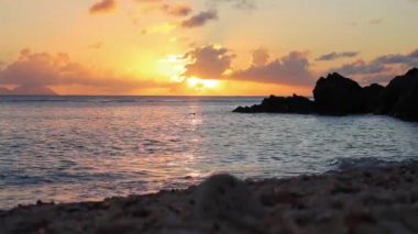  Deniz kabuğu Plajı Gustavia, St. Barths, Caribbean Günbatımı muhteşem manzaraya.