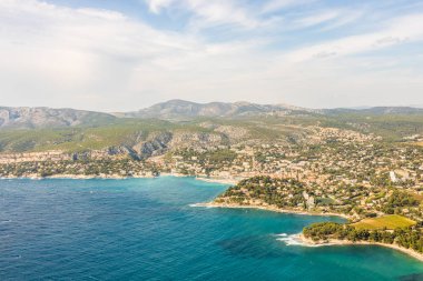 Bay Cassis, panoramik manzaralı Cassis şehir, Provence, Fransa.