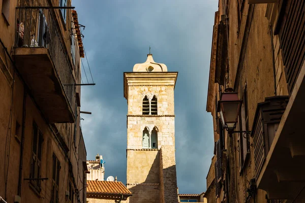 圣玛丽大教堂的钟楼 罗马式的罗马天主教教堂 位于科西嘉的博尼法西奥 — 图库照片