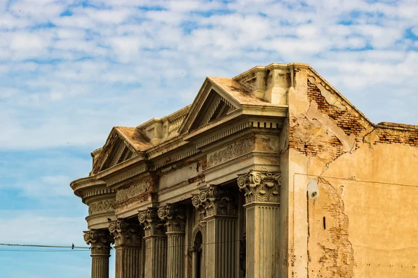 Close up of an old building facade in Guaymas, Mexico. — Stock Photo, Image