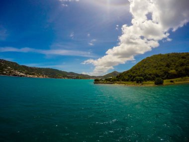Panoramic görüntülemek Cruz Bay ana şehir Island of St. John USVI üzerinde Caribbean.