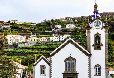 Funchal, Portekiz yaz aylarında Monte için dindar bir hanım. 