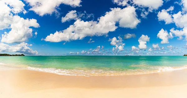 Panoramic view of the beach in St. John's, Antigua and Barbuda, — Stock Photo, Image