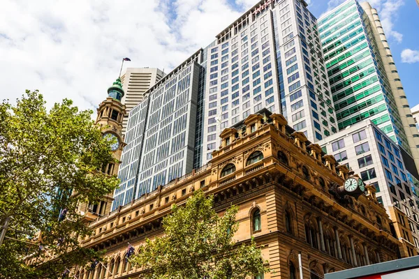 Sydney, Australia - 2019. Old and new buildings of Sydney city. — Stock Photo, Image