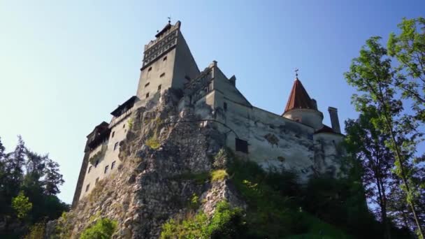 罗马尼亚布拉索夫州特兰西瓦尼亚的德古拉传奇历史城堡 — 图库视频影像