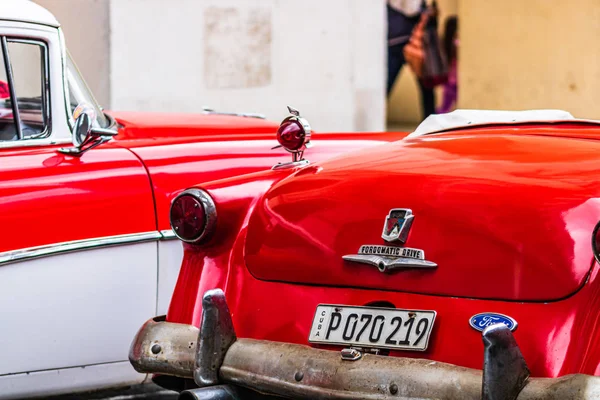 L'Avana, Cuba, Cipro 2019. Dettaglio foto di classic old American car — Foto Stock