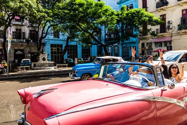 Винтажный Американский Автомобиль Используется Качестве Такси Улицах Гаваны Стоковое Фото