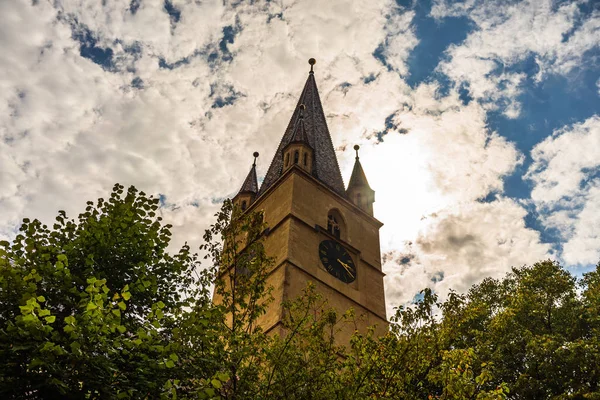 루마니아 시비우의 루터 교당 성모 마리아 타워. — 스톡 사진