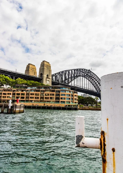 Uitzicht op de Sydney Harbour Bridge. Sydney, Australië, 2019. — Stockfoto