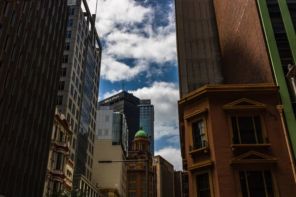 Moderne stadsarchitectuur in het centrum van Sydney. Sydney, Australië — Stockfoto