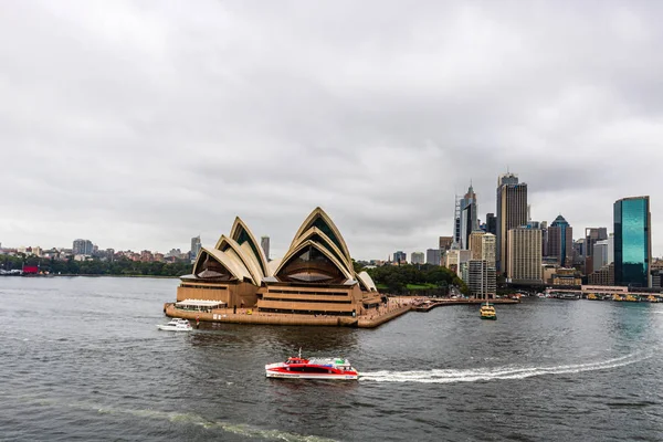 Vista da Opera House e do porto de Sydney. Sydney, Austrália, 2019 . — Fotografia de Stock