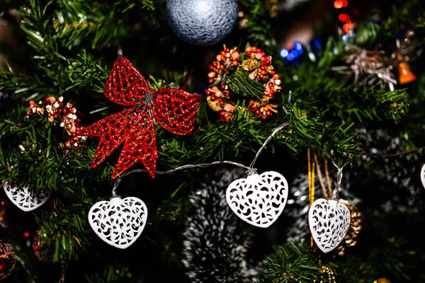 Foto de decorações de Natal. Bolas de Natal. Decoração colorida — Fotografia de Stock