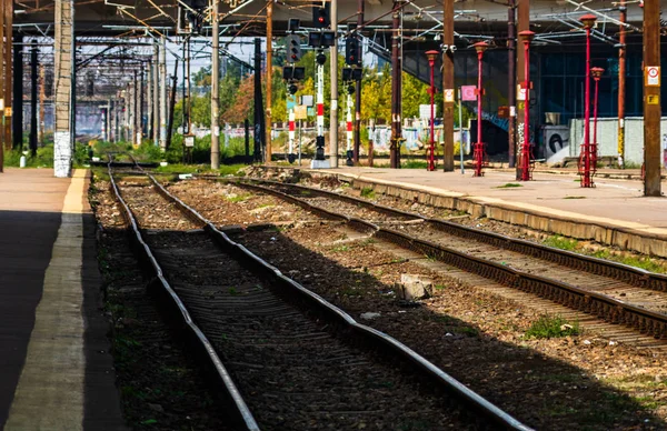 Järnvägslinjer i Bukarest norra järnvägsstationen (Gara de Nord B — Stockfoto