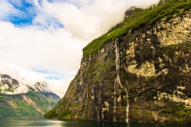 Geiranger, Norveç 'te Yedi Kız Kardeş Şelalesi (7 Kardeş Wat