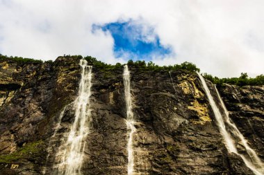 Geiranger, Norveç 'te Yedi Kız Kardeş Şelalesi (7 Kardeş Wat