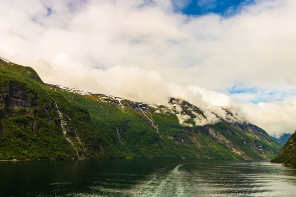 The Seven Sisters waterfall in Geiranger, Norway ( 7 Sisters Wat — Stock Photo, Image