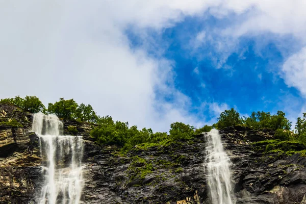 Ο καταρράκτης των Επτά Αδελφών στο Geiranger της Νορβηγίας (7 Sisters Wat — Φωτογραφία Αρχείου