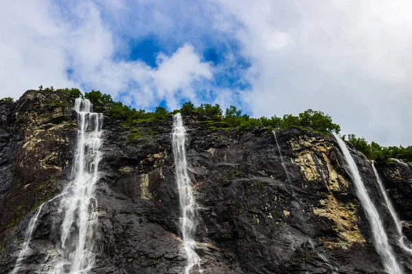 The Seven Sisters waterfall in Geiranger, Norway ( 7 Sisters Wat