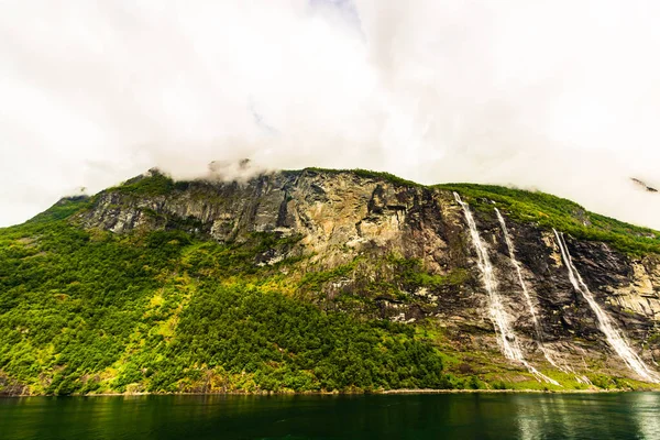 The Seven Sisters waterfall in Geiranger, Norway ( 7 Sisters Wat — Stock Photo, Image