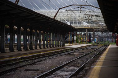 Bükreş Kuzey Tren İstasyonu Tren Hatları (Gara de Nord B