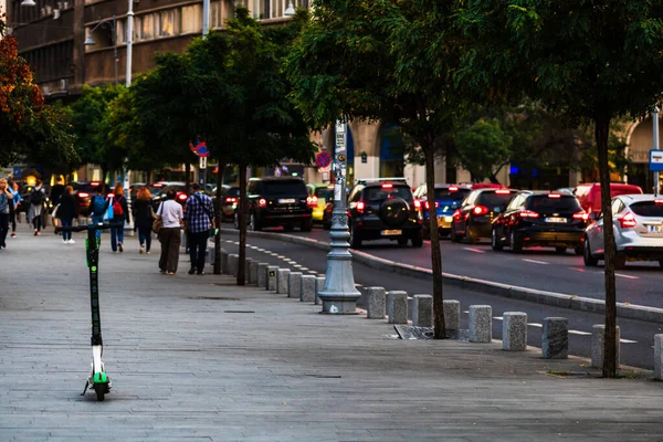 Tráfico de coches en hora punta en el centro de la ciudad, Victoriei Boulevard  ( — Foto de Stock