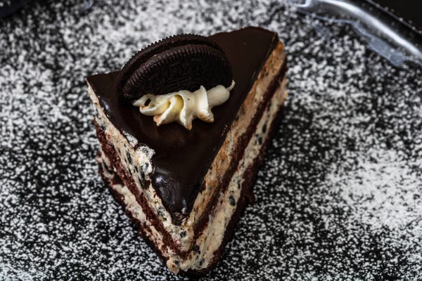 Bolo Queijo Cremoso Com Biscoitos Chocolate Creme — Fotografia de Stock