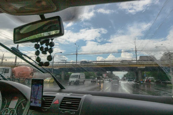 Yağmurlu Bir Günde Trafik Vardı Araba Penceresinden Yol Manzarası Yağmur — Stok fotoğraf