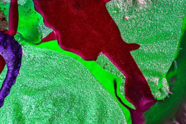 Su yüzeyinde yağ damlaları ve dalgaları olan soyut renkli arkaplan. Soyut arkaplan kavramı