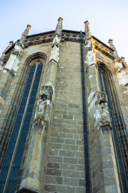 Romanya 'nın Brasov kentinde Kara Kilise' nin (Biserica Neagra) Büyük Gotik Binası