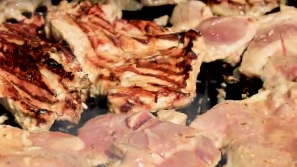 Varkenssteaks Grillen Heerlijke Vlees Steaks Close Koken Barbecue — Stockvideo