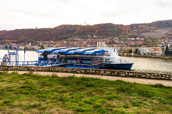 Velho Navio Cruzeiro Vista Para Rio Danúbio Partir Orsova Roménia — Fotografia de Stock