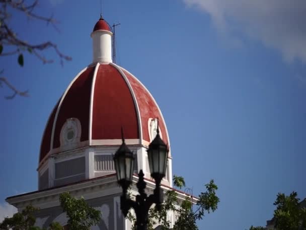Centralny Park Cienfuegos Jose Marti Palmami Zabytkowymi Budynkami Prowincja Cienfuegos — Wideo stockowe
