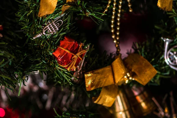 Decorazioni Appese Natale Abete Albero Natale Decorato Ramo Abete Con — Foto Stock