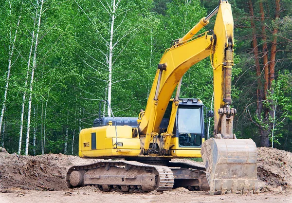 Escavatore Giallo Con Cingolato Una Pista Bruco Lavori Costruzione Una — Foto Stock