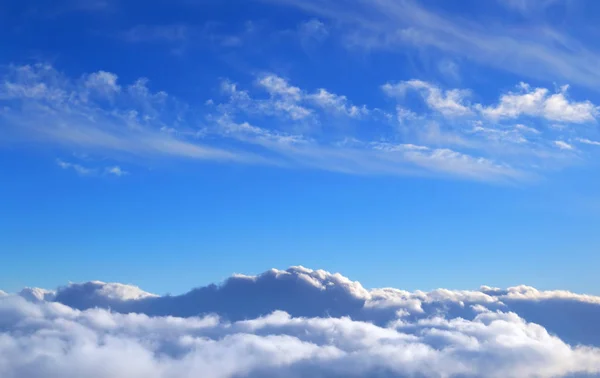 Vista Sobre Nubes Cúmulos Blancos Espacio Infinito Cielo Azul —  Fotos de Stock