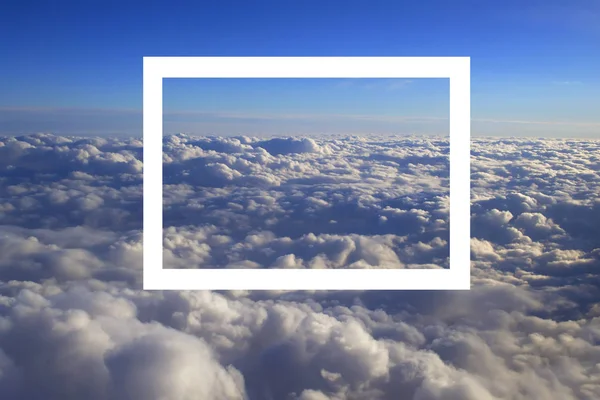 Över Cumulus Moln Ljusa Liggande Från Fönstret Ett Flygplan Med — Stockfoto