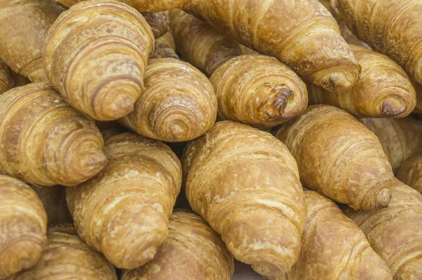 Muitos Croissants Frescos Fundo — Fotografia de Stock