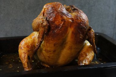 lezzetli kızarmış tavuk karkas
