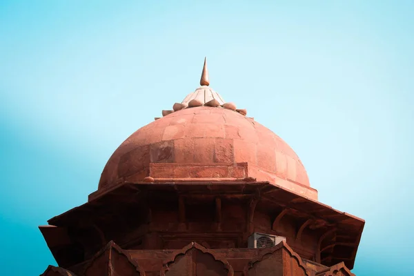 Delhi, Hindistan-14 Mart 2019: kırmızı kalenin kubbesi — Stok fotoğraf