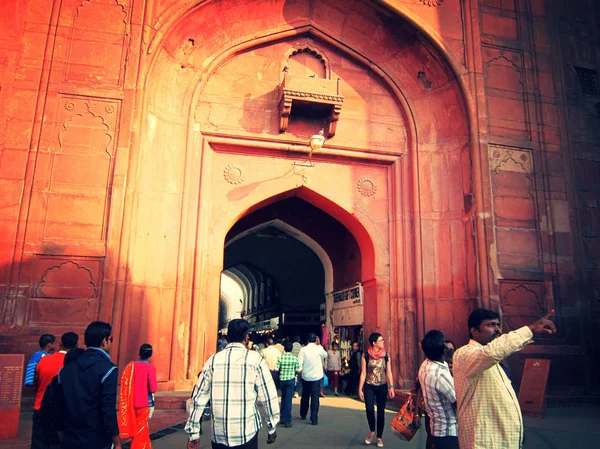 New Delhi, India-januari 2019: Vooraanzicht van het Rode Fort. — Stockfoto
