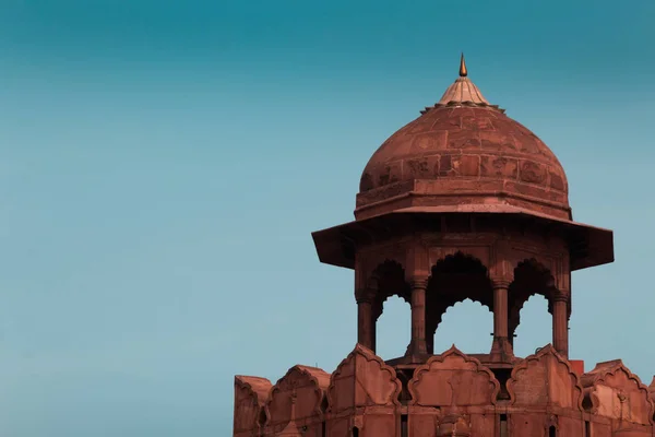 India turismo di viaggio sfondo - Cupola, Forte Rosso (Lal Qila) Delhi - Patrimonio Mondiale dell'Umanità. Delhi, India — Foto Stock