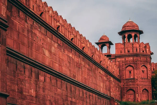 インド旅行の背景-レッド砦(Lal Qila)デリー-世界遺産。インドのデリー — ストック写真