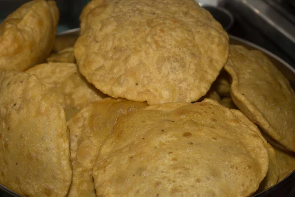 Goreng Puri Dalam Wajan Makanan Jalanan Yang Sangat Populer India — Stok Foto