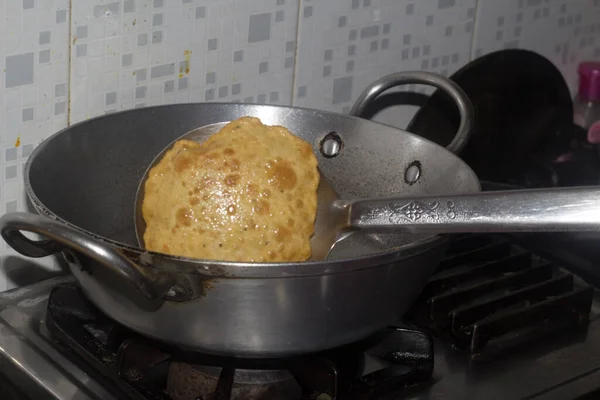 Fried Puri Frying Pan Very Popular Street Food India Famous — Stock Photo, Image