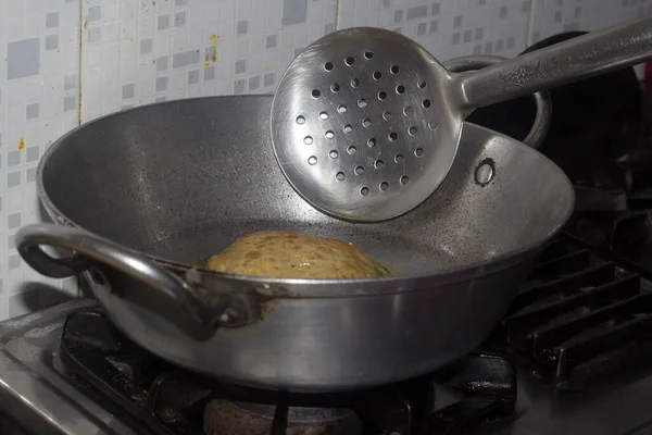 Fried Puri Frying Pan Very Popular Street Food India Famous — Stock Photo, Image