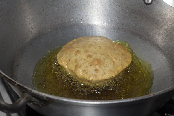 Fried Puri Frying Pan Very Popular Street Food India Famous — Stock Photo, Image