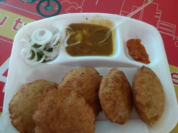 North Indian Bedmi Poori Bhaji Pommes Terre Chutney Mathi Graines — Photo