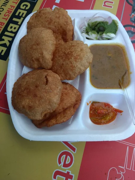 North Indian Bedmi Poori Bhaji Pommes Terre Chutney Mathi Graines — Photo