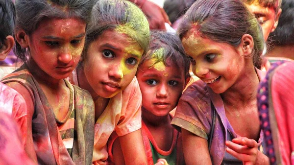 デリー インド 2020年8月21日 インドの人々が色で微笑んだ顔は ガネーシュ ヴィサージャンに参加 — ストック写真