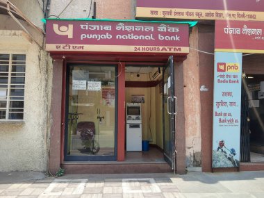 DELHI INDIA - 11 Eylül 2020: PNB - Punjab Ulusal Bankası ATM, Hindistan Hükümeti 'ne ait bir Bankacılık ve Finans hizmet bankası.
